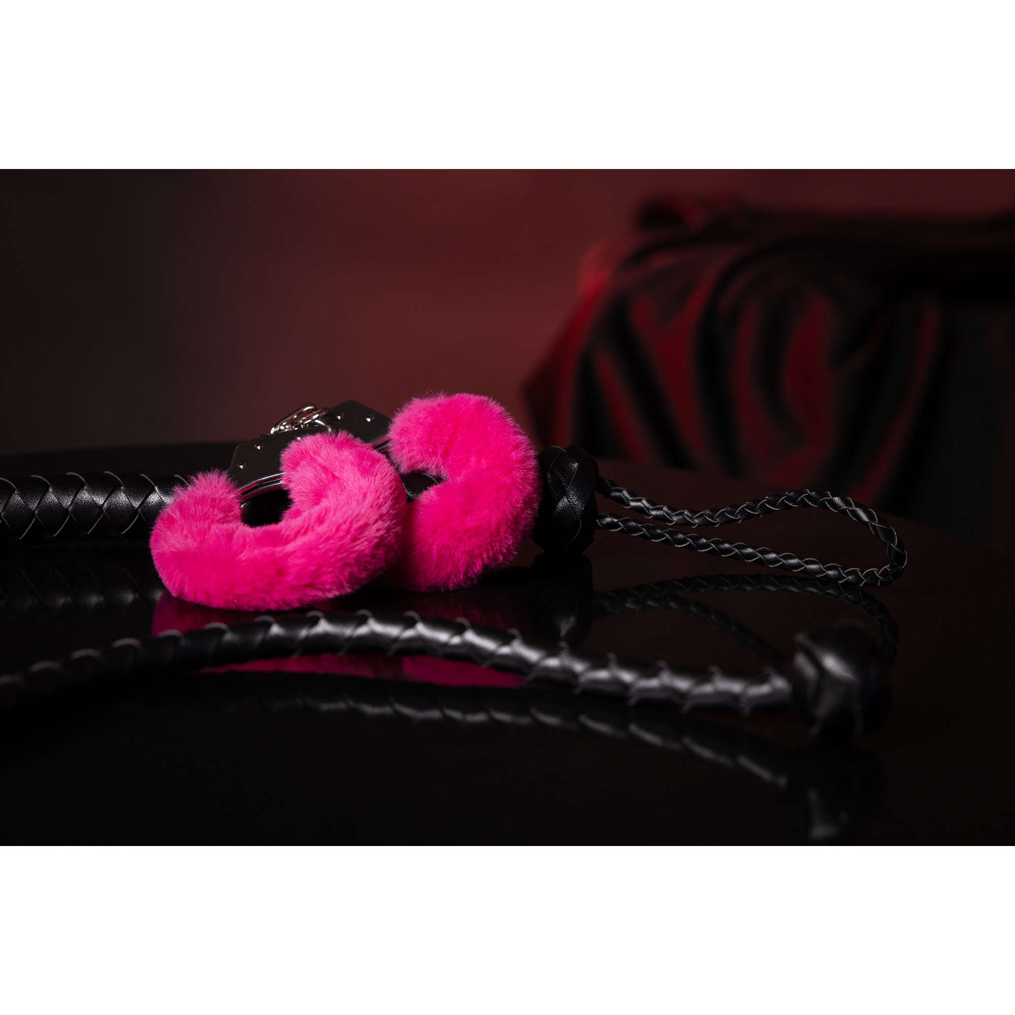 FURRY METAL HAND CUFFS - PINK