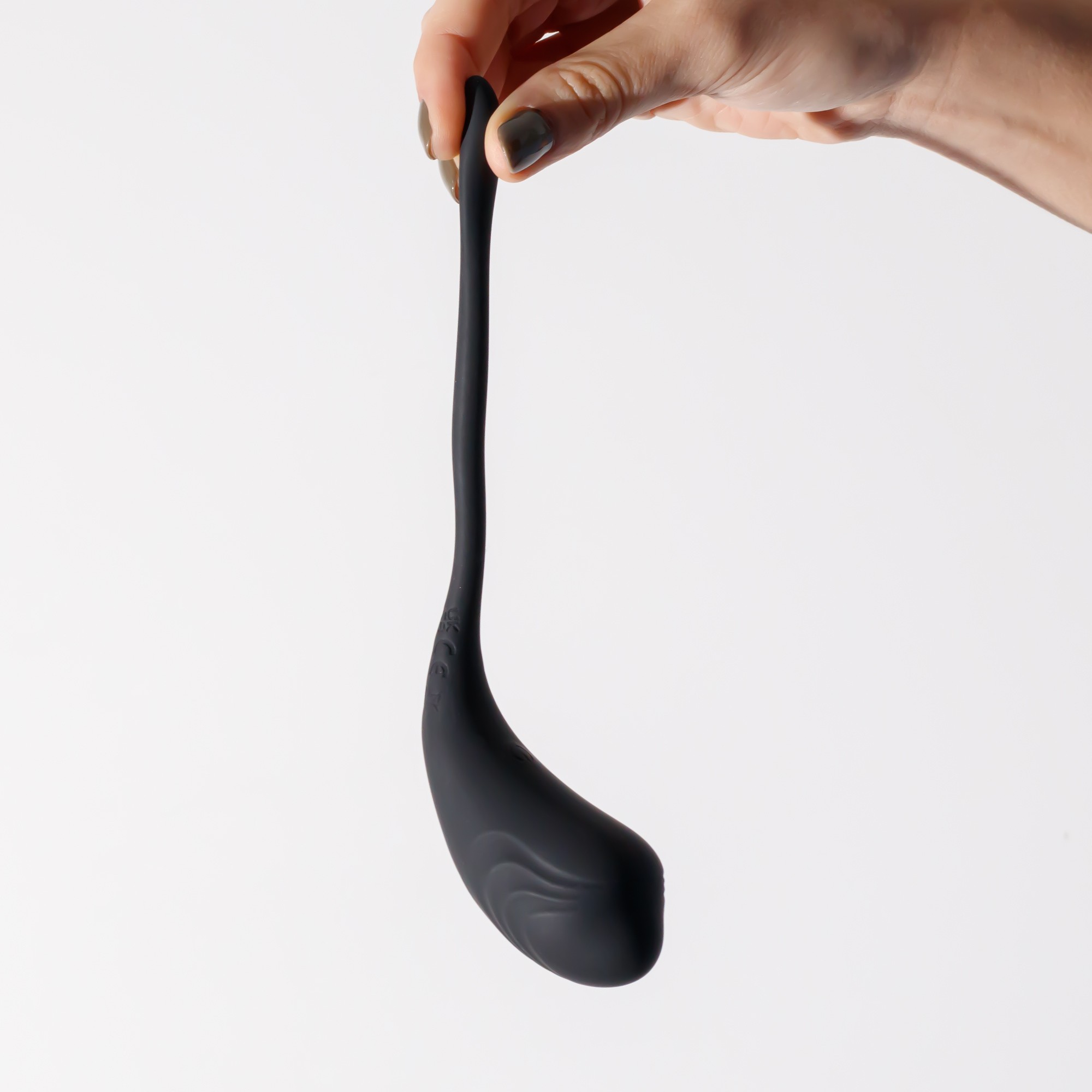 HUEVO VIBRADOR RECARGABLE CON MANDO A DISTANCIA TAMAGO CRUSHIOUS NEGRO